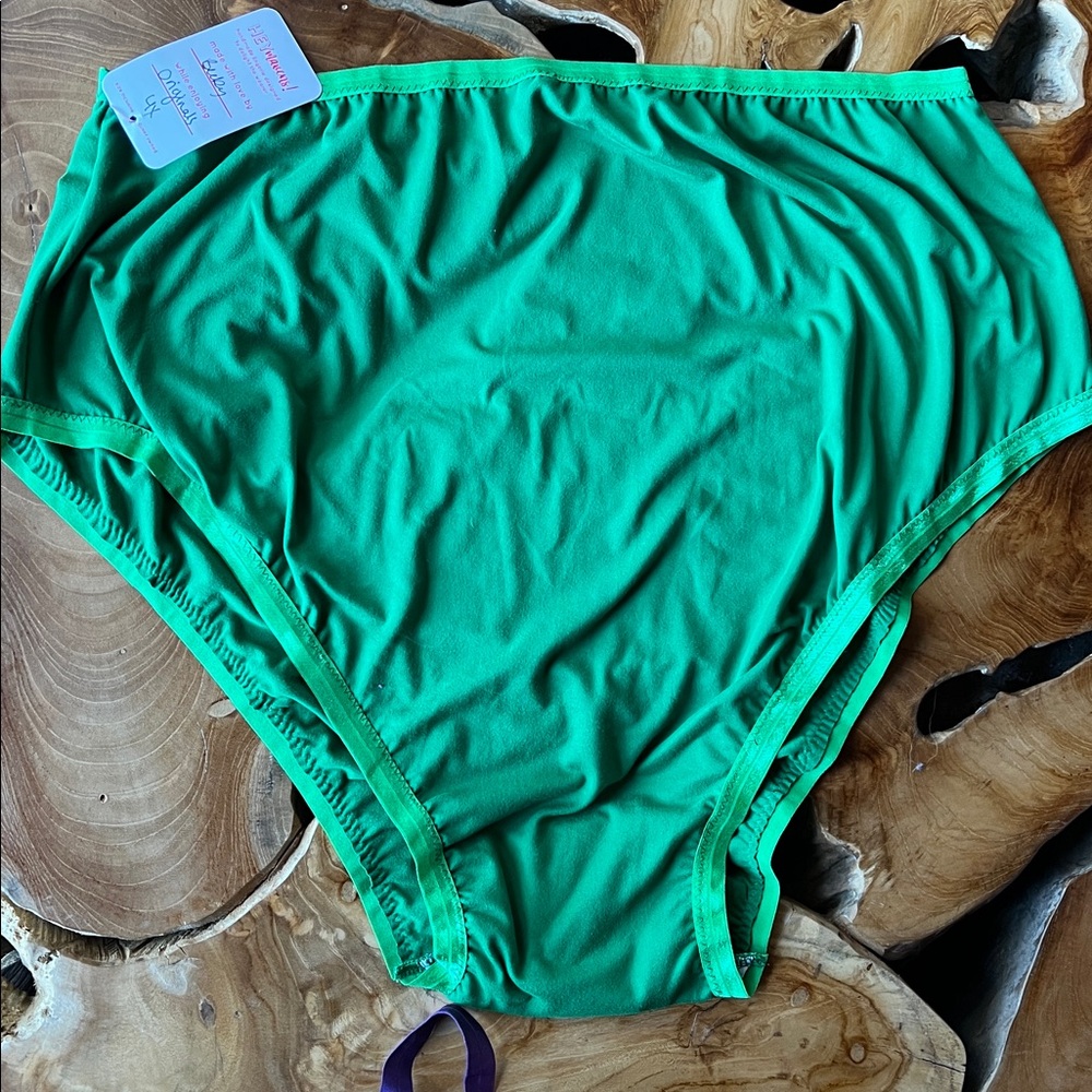 HEY mavens Green Women's Panties NWT 4X